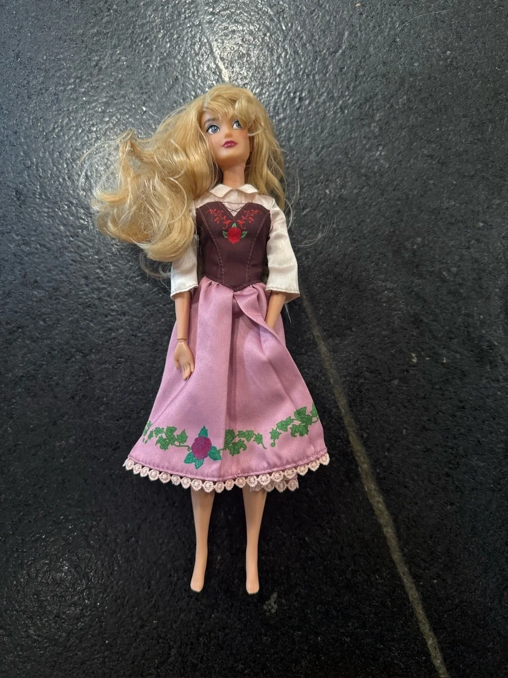Lot of Disney Princess and Barbie Dills